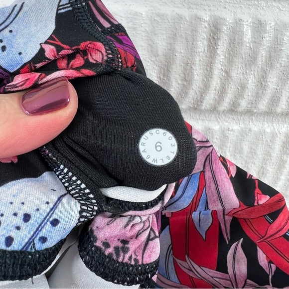 Lululemon Wunder Under Hi-Rise Crop Leggings Lush Lillies Size 6 - Picture 8 of 8